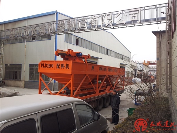 鄭州長城重工攪拌站、塔機、升降機廠家直銷