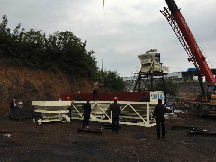 js500強(qiáng)制式攪拌機(jī)與pld800配料機(jī)組成簡易攪拌站