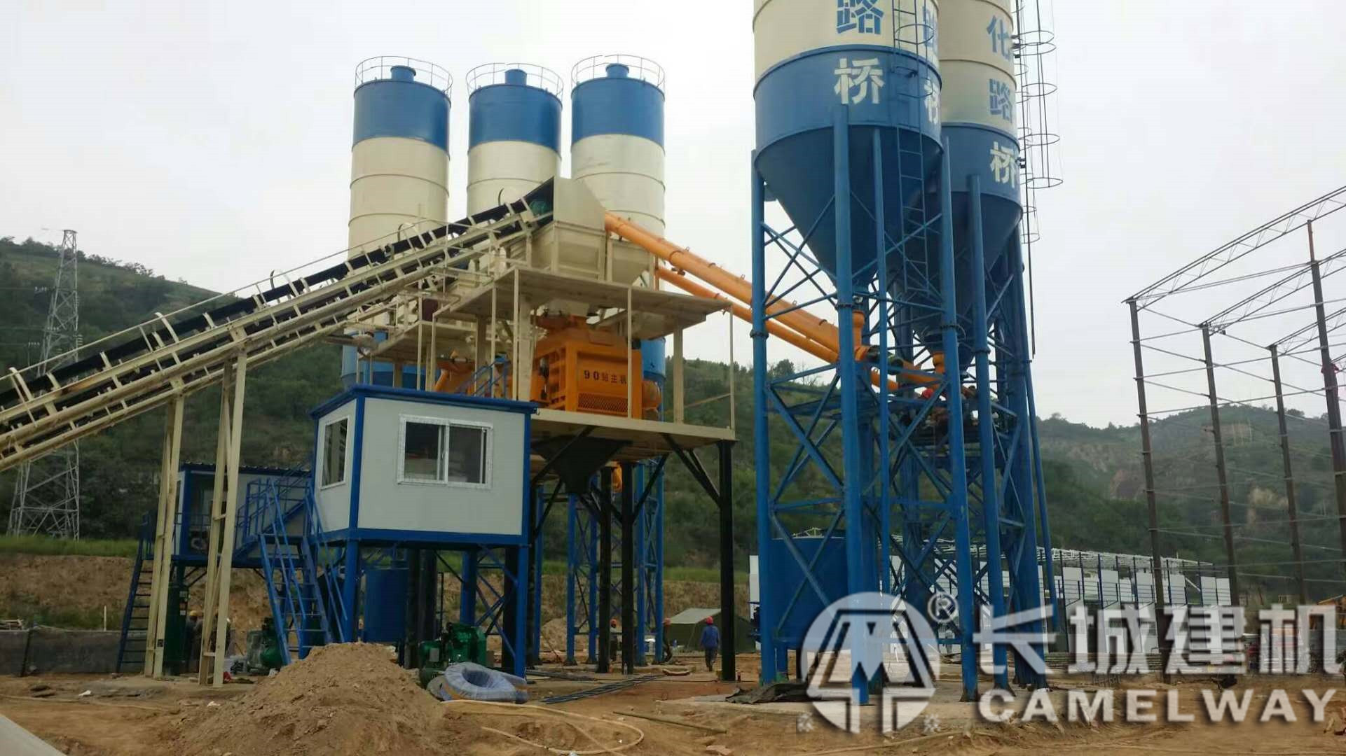 90攪拌站上選用的js1500強(qiáng)制砼攪拌機(jī)