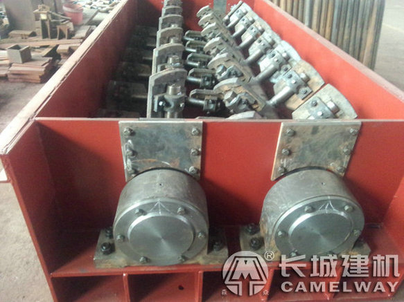 水泥穩(wěn)定土拌和機機械內部結構