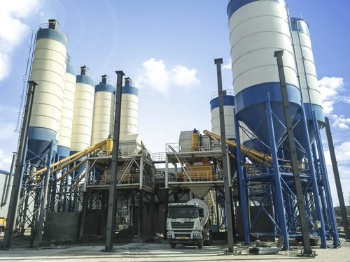 240攪拌機(jī)每盤打多少方，240混凝土攪拌站多少錢