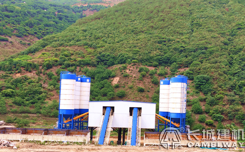 長城建機(jī)-云南大理中交四公局雙120站