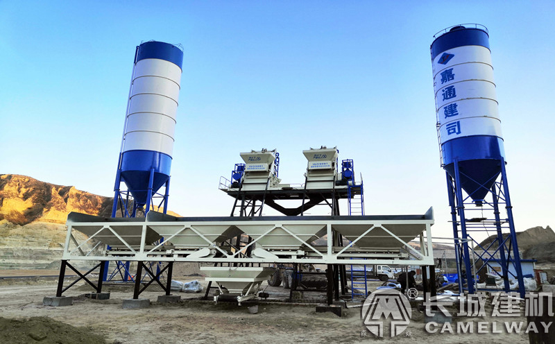 鋼結(jié)構(gòu)式配料機(jī)現(xiàn)場圖