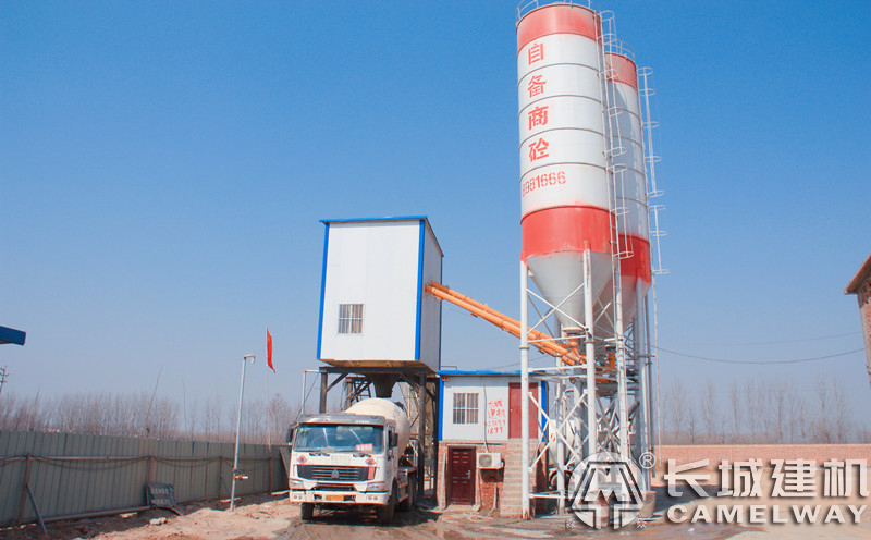 長城建機(jī)hzs60攪拌站現(xiàn)場