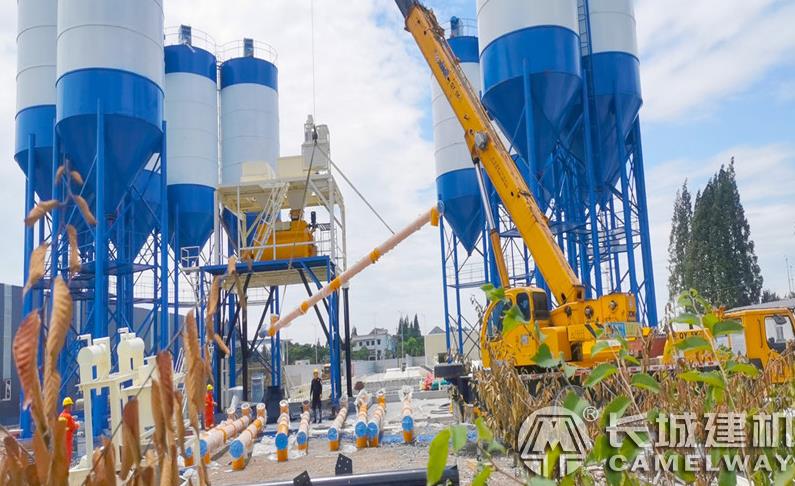 大型商混站現(xiàn)場(chǎng)